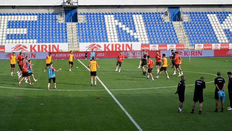 Ali Koç'u elinin tersiyle iten 63 yaşındaki teknik direktör Mehmet Büyükekşi ile görüşmelere başladı 8