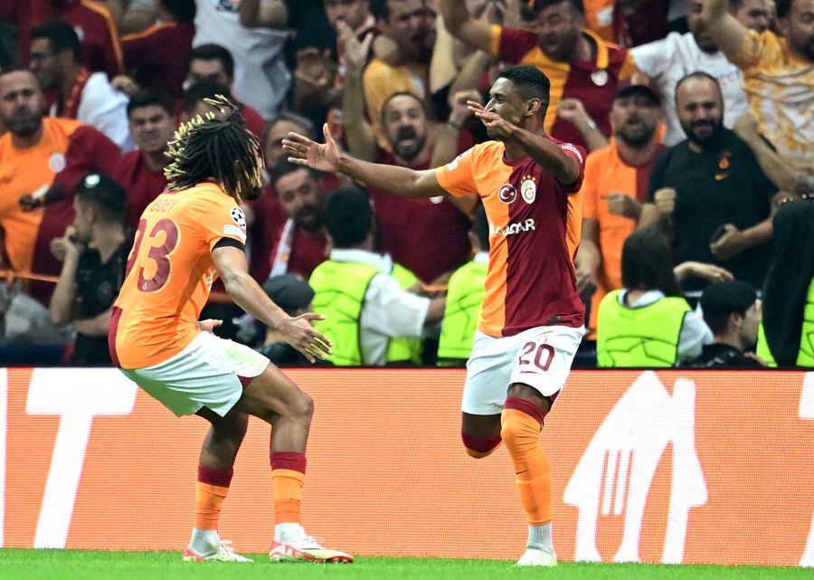 Sadece Okan Buruk'u değil Didier Deschamps'ı bile büyüledi 450 bin euro'luk maaşıyla yıldızlara ders verdi 10