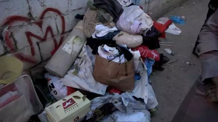 Belediye başkan adayının evinden 15 kamyon çöp çıktı! Savunması şoke etti... 2