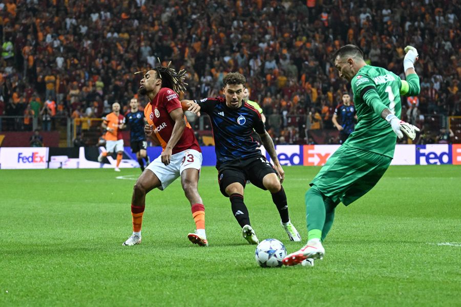Okan Buruk'tan 4 yıldıza operasyon: Başakşehir maçında yanımda oturacaksınız 3