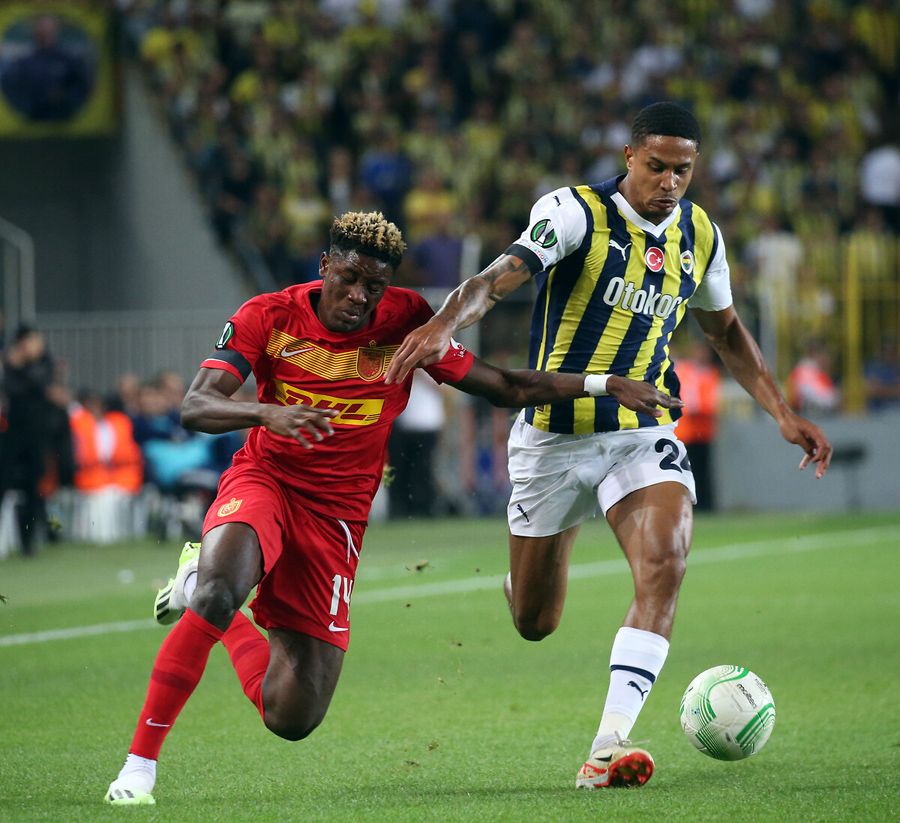 Ali Koç'un Jorge Jesus'a rest çekip transfer ettiği yıldız için Benfica İstanbul'a geldi 12