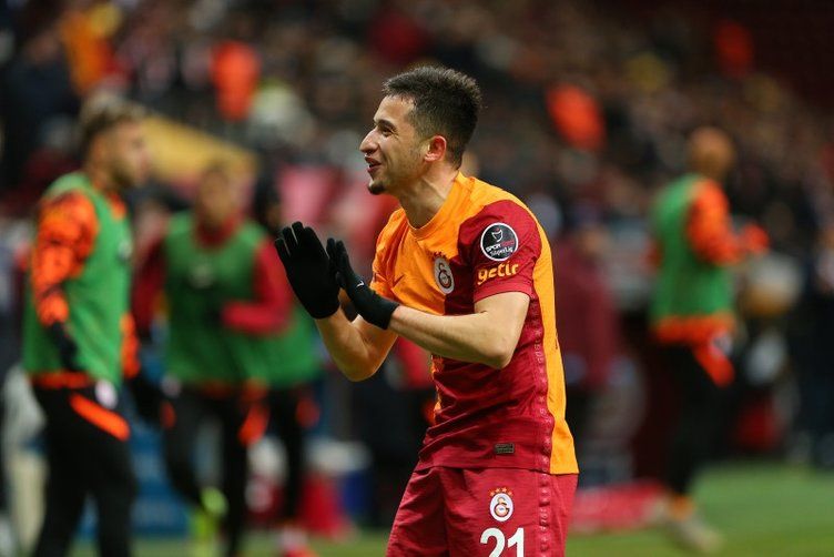 Dursun Özbek ve Erden Timur neye uğradığını şaşırdı! Şampiyonlar Ligi'nde oynamayan oyuncu için bonus istediler 8