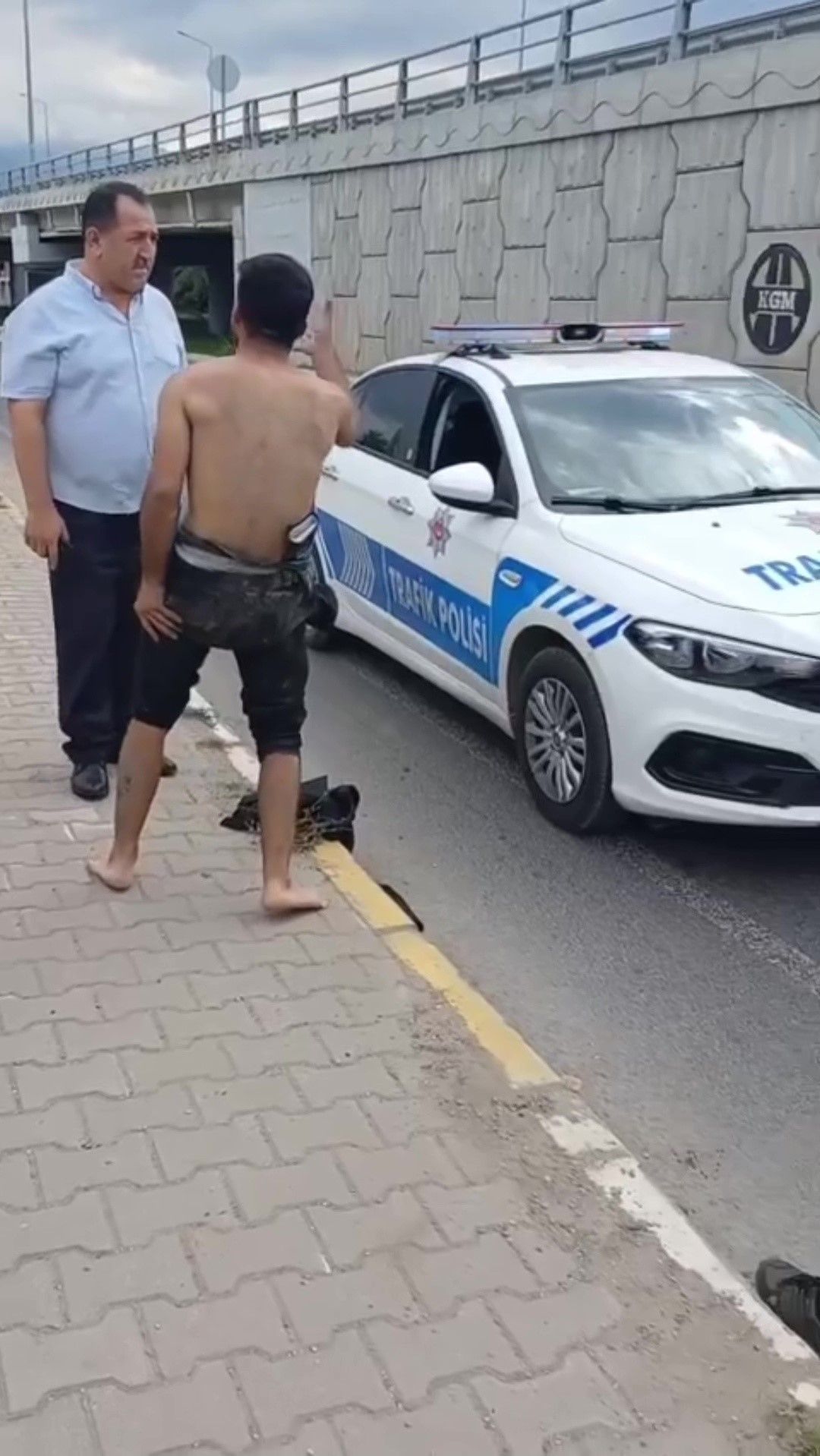 Sosyal medyada hareketlerine kimse anlam veremedi! O şahıs için açıklama 4