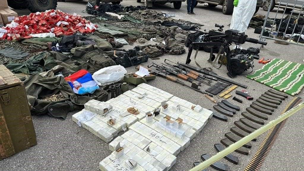 Kosova'dan Sırp çeteler için flaş çağrı: Polis baskınında ağır zırhlı araç ele geçirildi 3