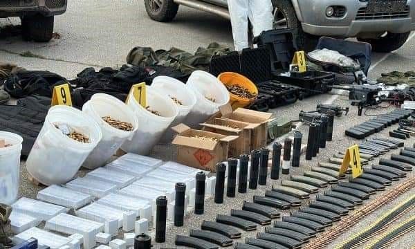 Kosova'dan Sırp çeteler için flaş çağrı: Polis baskınında ağır zırhlı araç ele geçirildi 6
