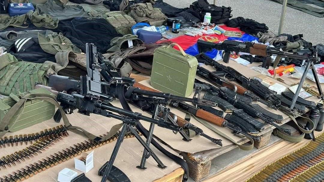 Kosova'dan Sırp çeteler için flaş çağrı: Polis baskınında ağır zırhlı araç ele geçirildi 8
