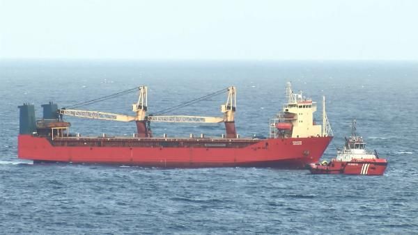 Karadeniz'de arızalandı 11 saatte Ahırkapıya çekildi 2