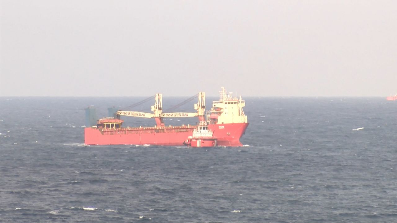 Karadeniz'de arızalandı 11 saatte Ahırkapıya çekildi 3