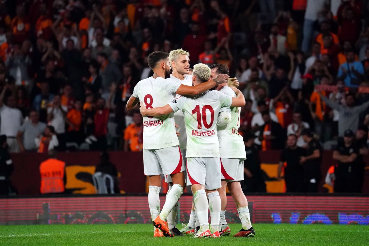 "Icardi 3 sene daha Türkiye'de kalırsa Müslüman olacak" 2