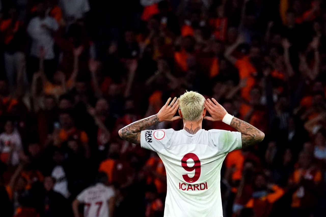 "Icardi 3 sene daha Türkiye'de kalırsa Müslüman olacak" 1