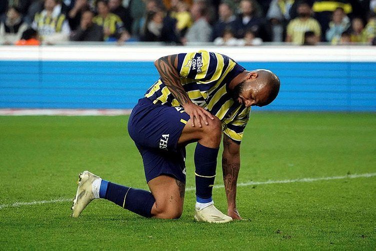 Ali Koç'un 4,5 M.€'luk forveti istenmeyen adam ilan edildi Dursun Özbek derin bir oh çekti 12
