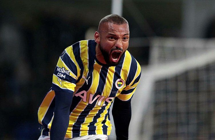 Ali Koç'un 4,5 M.€'luk forveti istenmeyen adam ilan edildi Dursun Özbek derin bir oh çekti 8