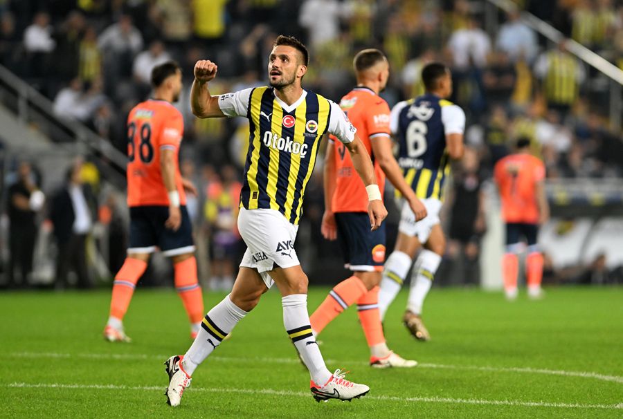 Okan Buruk elinden kaçırdığı yıldızı izledikçe kahroluyor! İsmail Kartal'la 11 maçta 6 gol 2 asist 5