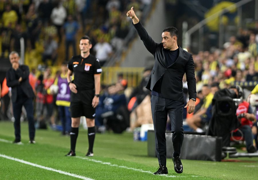 Okan Buruk elinden kaçırdığı yıldızı izledikçe kahroluyor! İsmail Kartal'la 11 maçta 6 gol 2 asist 8
