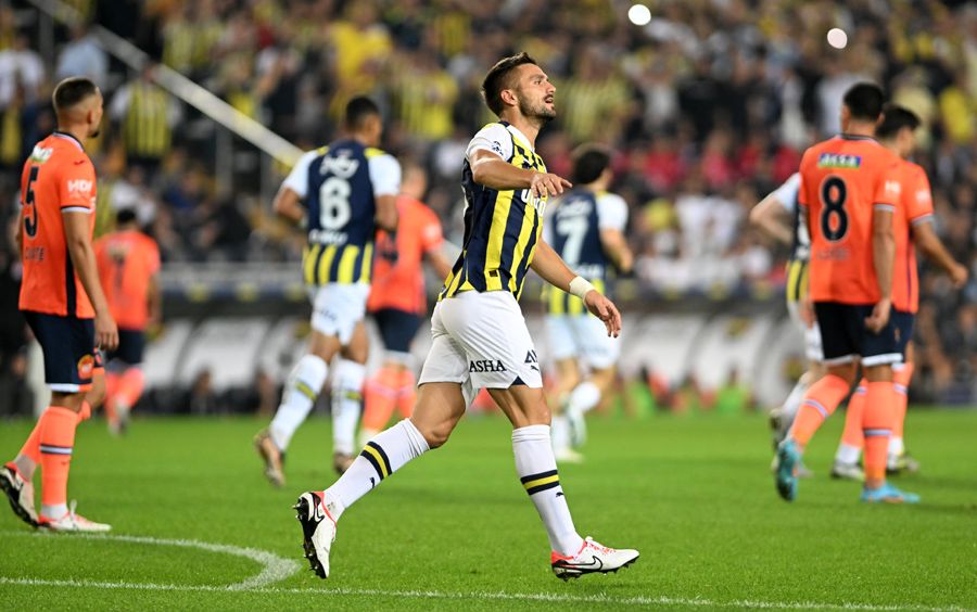 İsmail Kartal Livakovic'i gece 12'de antrenmana çıkarmalı! Ahlaksızlık, terbiyesizlik yapıldı 7