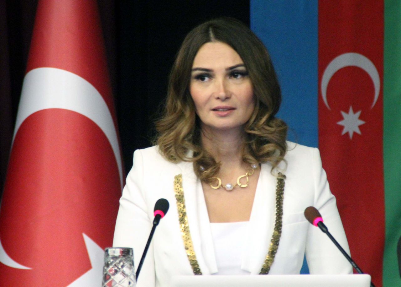 Azerbaycanlı milletvekili Ganire Paşayeva son yolculuğuna uğurlandı! 6