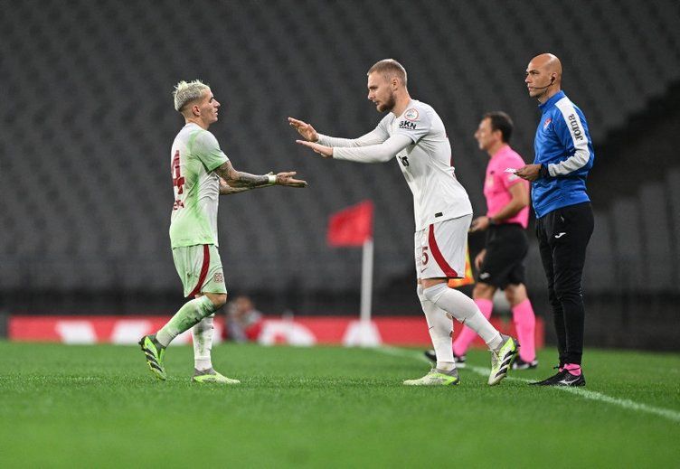 Florya'da kriz çıkardı! Davison Sanchez kadar maaş isterim deyip gitti 11