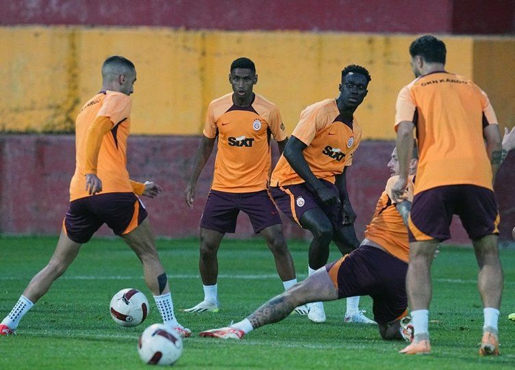 Florya'da kriz çıkardı! Davison Sanchez kadar maaş isterim deyip gitti 5