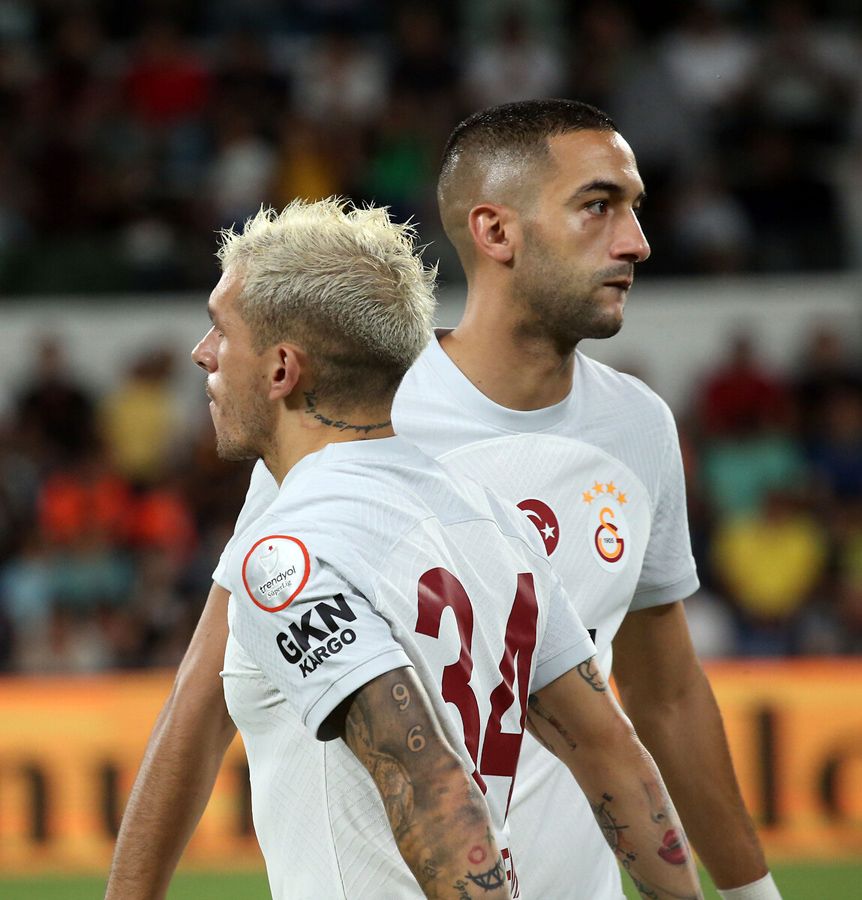 Okay Yokuşlu ve Emre Mor'un gözünün yaşına bakmadılar Galatasaray'ın kalbine talip oldular! 30 M.€ 8