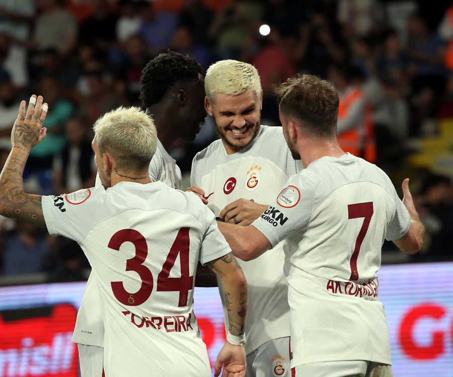 Okay Yokuşlu ve Emre Mor'un gözünün yaşına bakmadılar Galatasaray'ın kalbine talip oldular! 30 M.€ 9