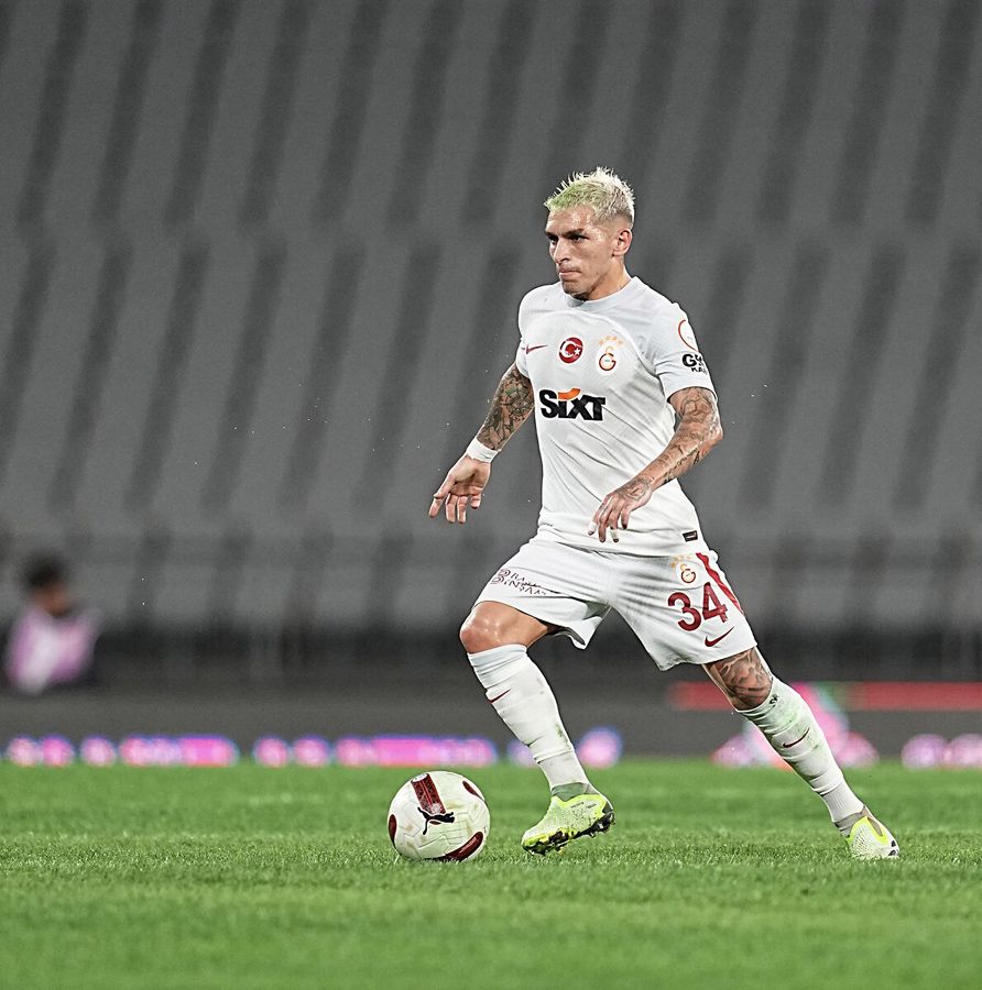 Okay Yokuşlu ve Emre Mor'un gözünün yaşına bakmadılar Galatasaray'ın kalbine talip oldular! 30 M.€ 10