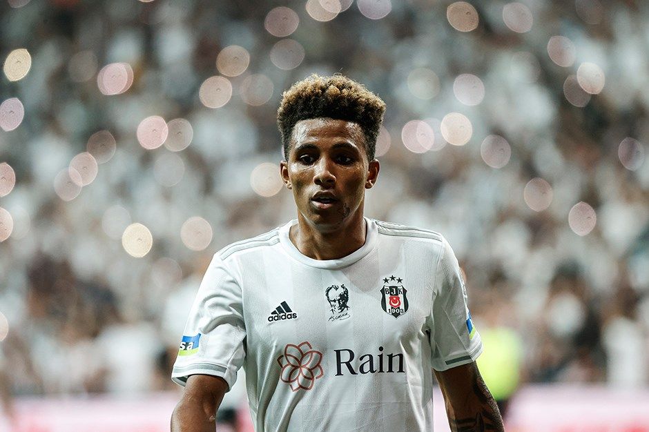 Batuhan Karadeniz Süper Lig'in en pahalı yıldızını tiye aldı: O ne biçim imza sana mühür verelim mühür bas 4