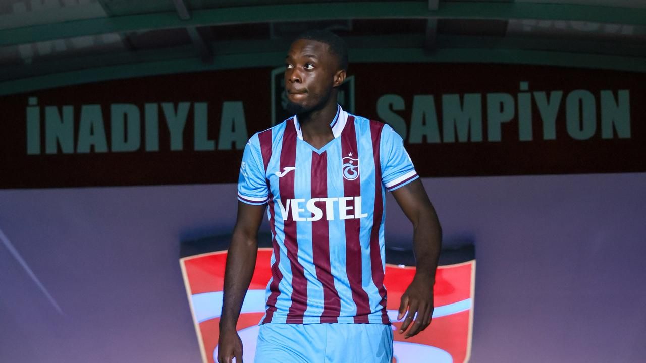 Batuhan Karadeniz Süper Lig'in en pahalı yıldızını tiye aldı: O ne biçim imza sana mühür verelim mühür bas 5