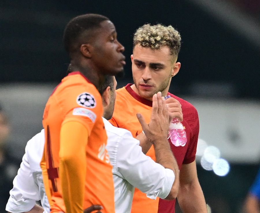 Batuhan Karadeniz Süper Lig'in en pahalı yıldızını tiye aldı: O ne biçim imza sana mühür verelim mühür bas 3
