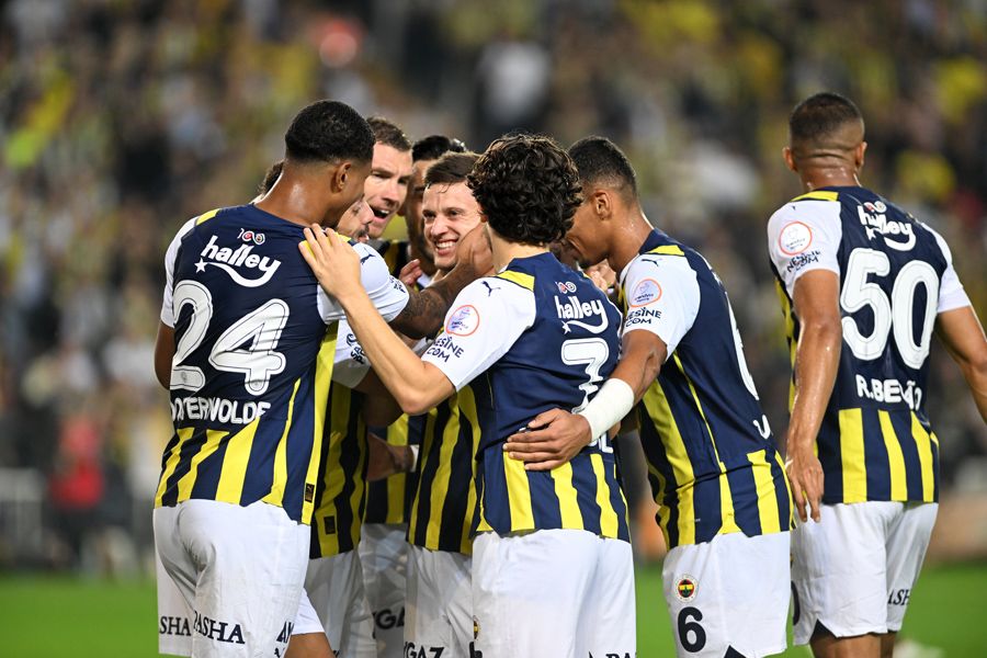 Batuhan Karadeniz Süper Lig'in en pahalı yıldızını tiye aldı: O ne biçim imza sana mühür verelim mühür bas 7