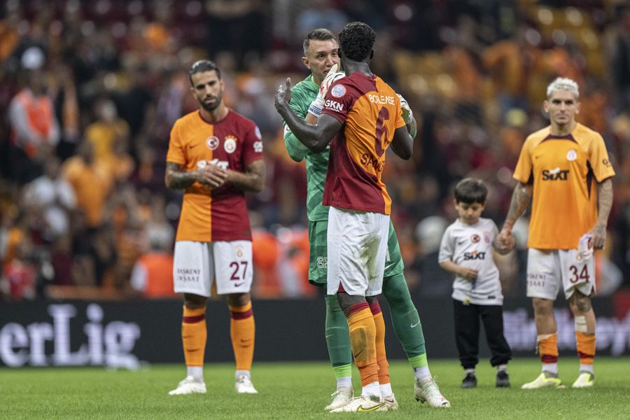 Okan Buruk'un en yanlış transferini açıkladı: Onun yerine Fred'i alsaydın İngiltere'de Manchester United'ı parçalardın 10