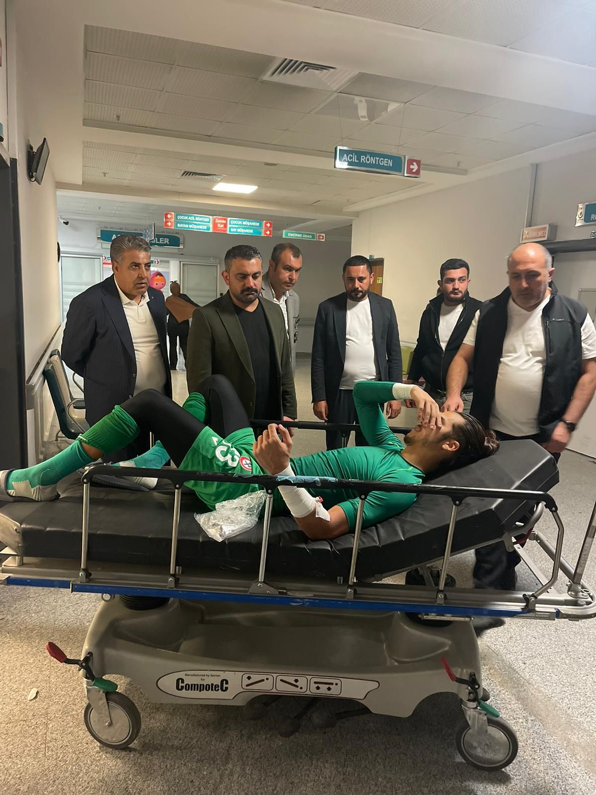 Vanspor-Zonguldak Kömürspor maçı ardından silahlar çekildi: "Başkan silahla soyunma odasını bastı" 4