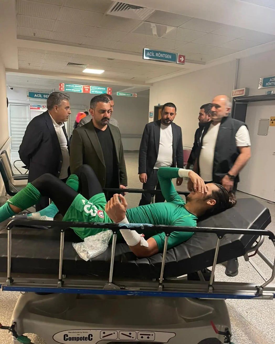 Vanspor-Zonguldak Kömürspor maçı ardından silahlar çekildi: "Başkan silahla soyunma odasını bastı" 2