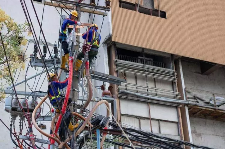 İstanbullular mumlarınızı hazırlayın! 21 ilçede elektrikler kesilecek 14
