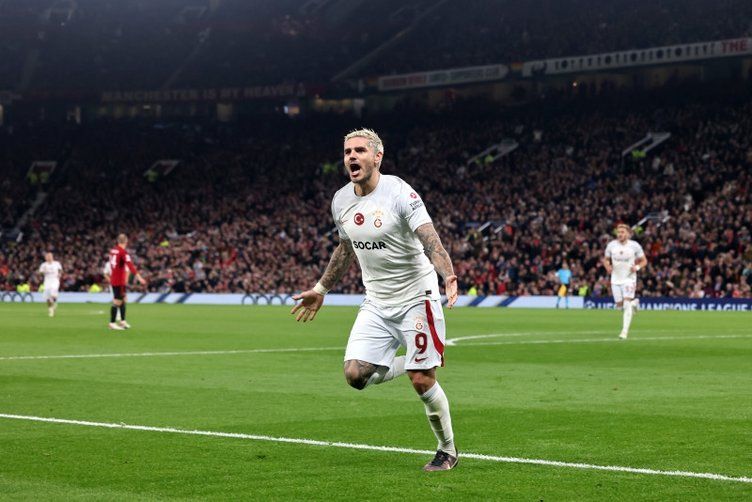 Okan Buruk duysa o da şaşırır! Kulübede pısırık pısırık duruyor bu takımın hocası Fatih Terim olmalı 14