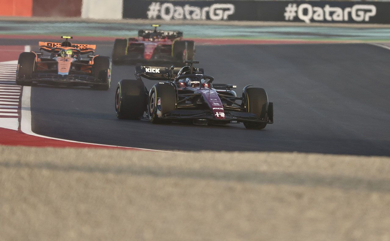 Formula 1 Katar Grand Prix öncesi dünyaca ünlü pilotlar teste çıktı! 16
