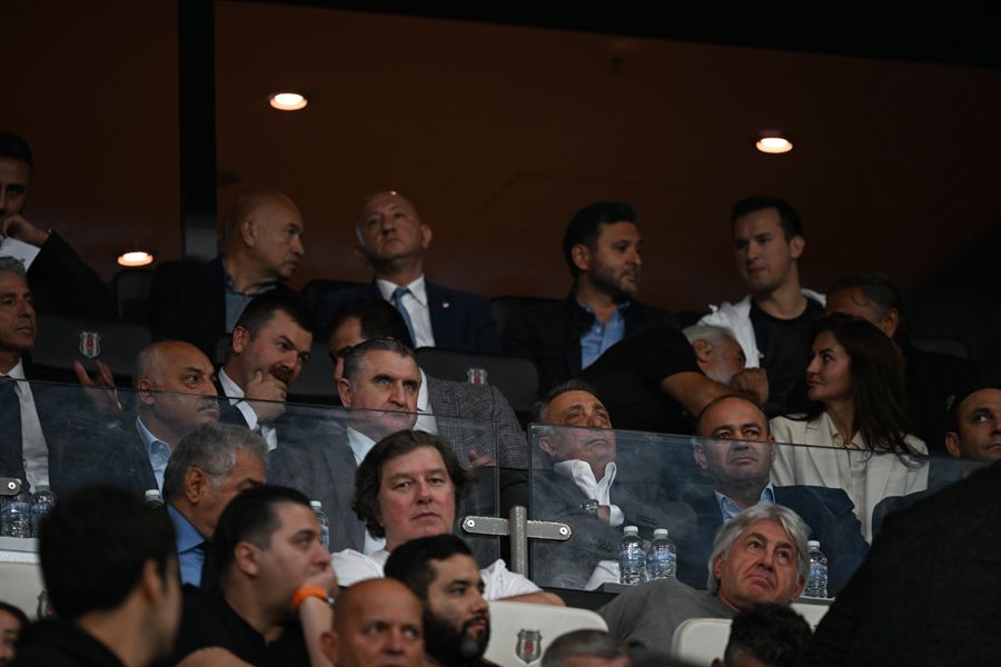 Ahmet Nur Çebi Fikret Orman'ın hocasına sarıldı! 'Feda' sezonunda yaptın yine yaparsın 11