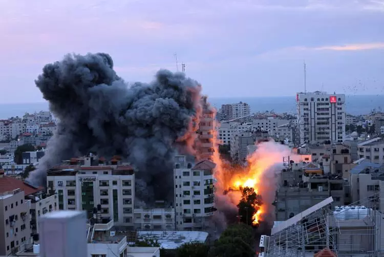 İşgalci İsrail, Gazze'de sivilleri bombalıyor! 15