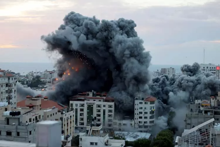 İşgalci İsrail, Gazze'de sivilleri bombalıyor! 17