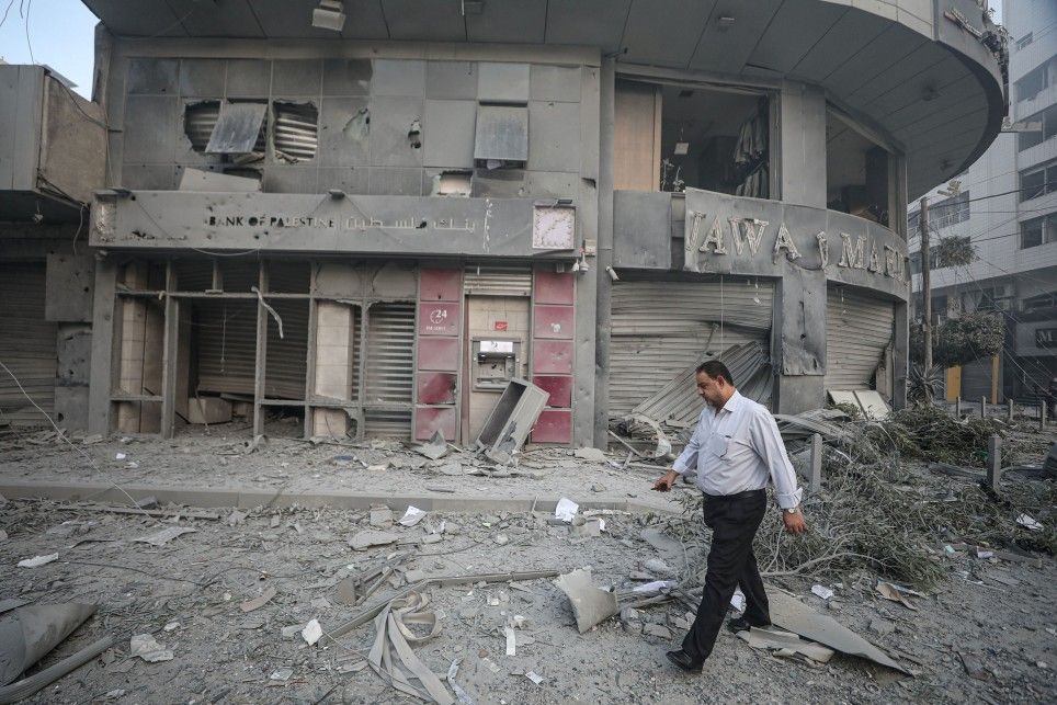 İsrail saldırıya devam ediyor: Gazze'de yıkımın boyutunu gösteren kareler... 19