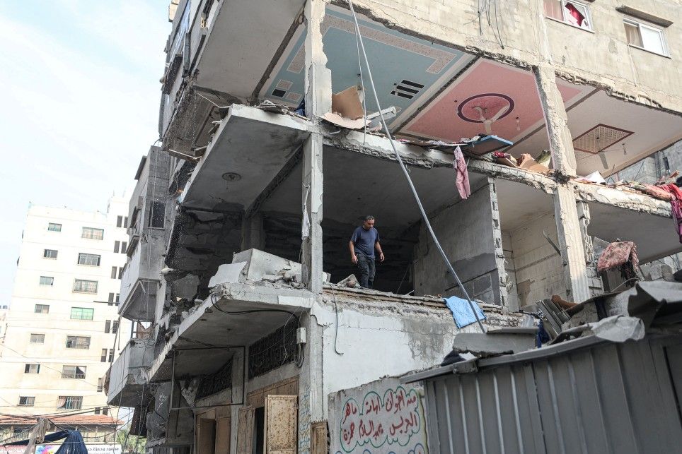 İsrail saldırıya devam ediyor: Gazze'de yıkımın boyutunu gösteren kareler... 34