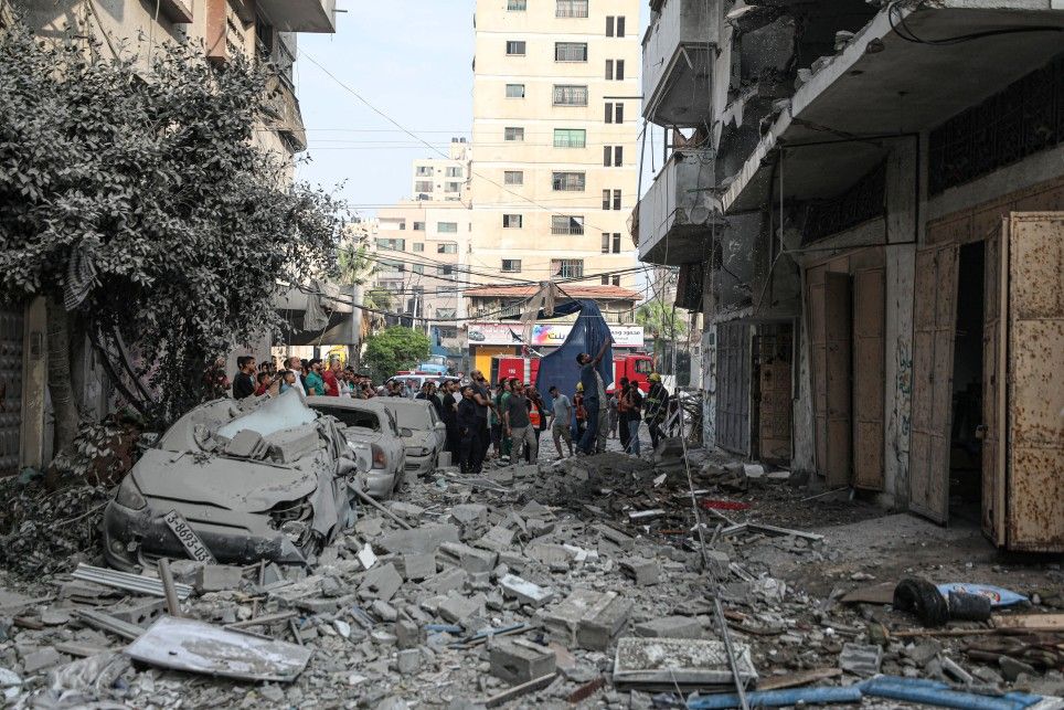 İsrail saldırıya devam ediyor: Gazze'de yıkımın boyutunu gösteren kareler... 30