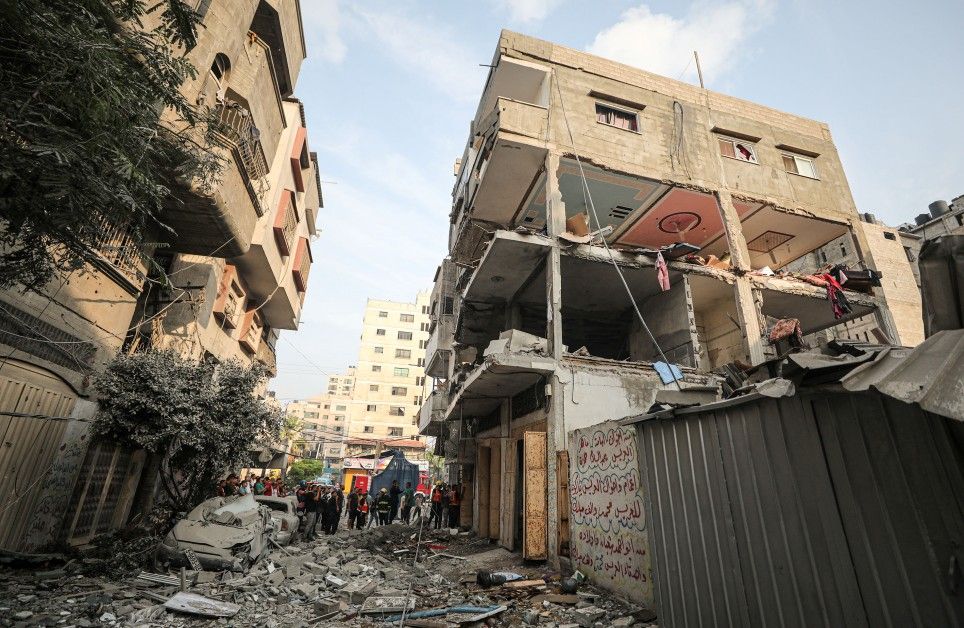 İsrail saldırıya devam ediyor: Gazze'de yıkımın boyutunu gösteren kareler... 35