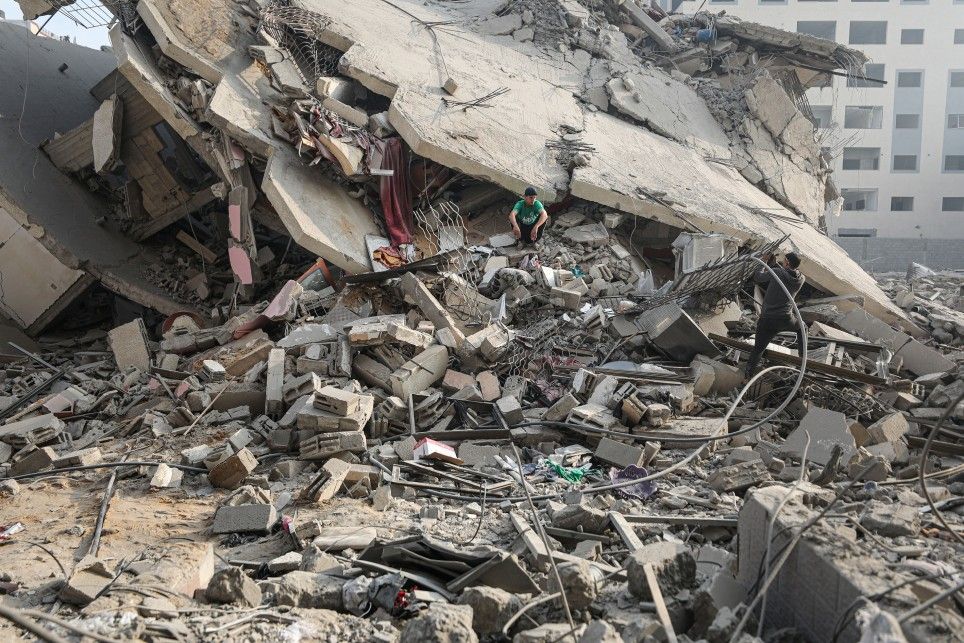 İsrail saldırıya devam ediyor: Gazze'de yıkımın boyutunu gösteren kareler... 41