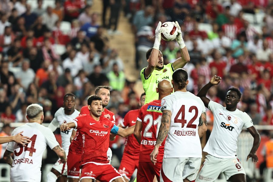 Okan Buruk 21 Ekim'de Ahmet Nur Çebi'yi istifa ettirecek! 2