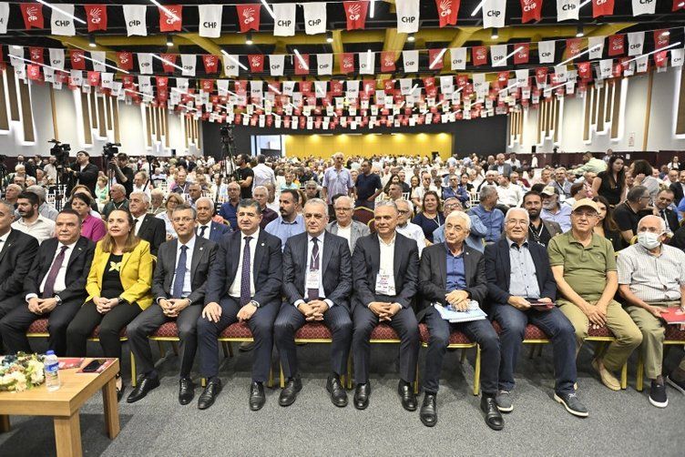 CHP kongresinde skandal konuşma: Yüksek Disiplin Kurulu üyesi Garip Erdoğan, Demirtaş'a selam yolladı! 2