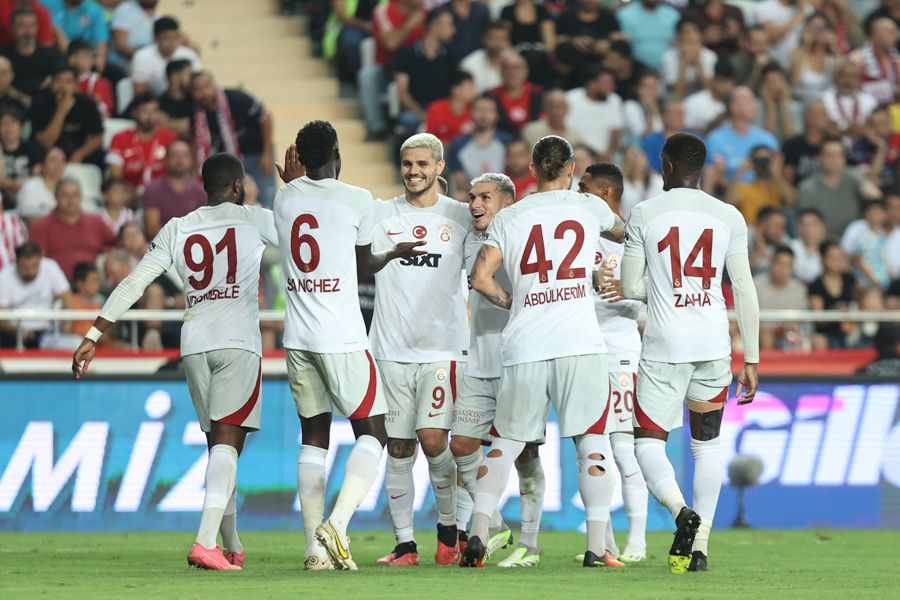Okan Buruk'un Gomis pişmanlığını açıkladı: Yerine alınan golcü 7 maçta 0 gol 0 asist yaptı 12