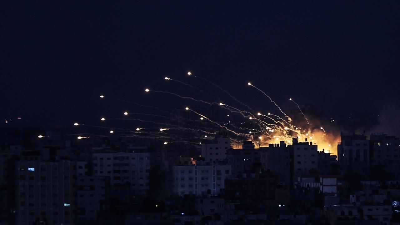 Kemikleri bile eritiyor... İsrail 'savaş suçu' olan fosfor bombasıyla Gazze'de sivillere saldırıyor! 2