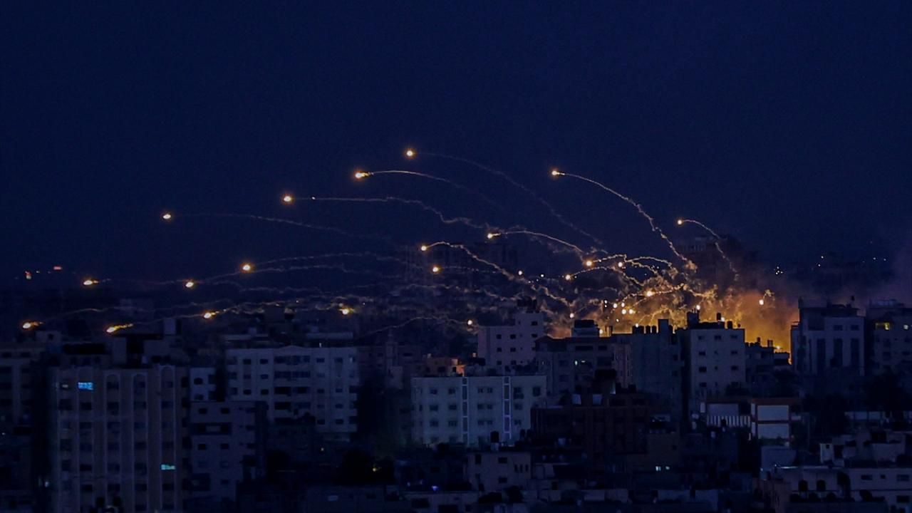 Kemikleri bile eritiyor... İsrail 'savaş suçu' olan fosfor bombasıyla Gazze'de sivillere saldırıyor! 7