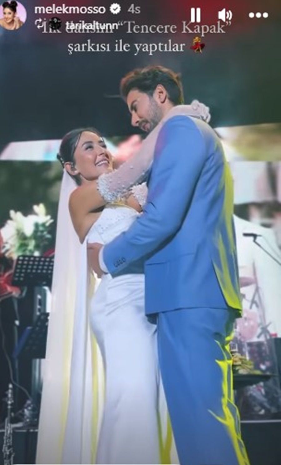 Melek Mosso, 2 yıldır aşk yaşadığı Serkan Sağdıç ile evlendi! Nikahın hemen ardından gelinliği ile sahneye çıkarak... 3