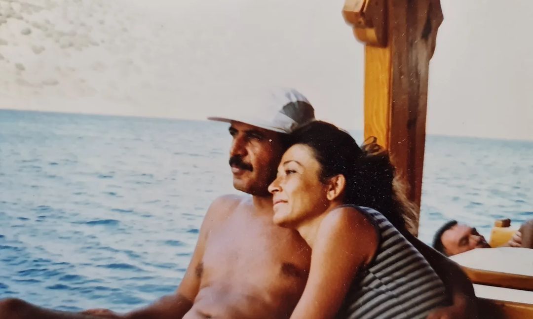 Duygu Nebioğlu, ''Biyolojik babam olmasının mutluluğunu yaşayamadım'' diyerek paylaştı! Meğerse Metin Akpınar, 14 yıl boyunca... 6